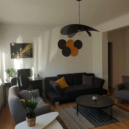Comme Chez Soi A דירה